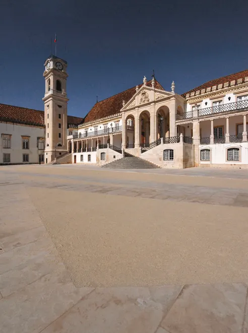 Torre da Universidade de Coimbra e a Via Latina